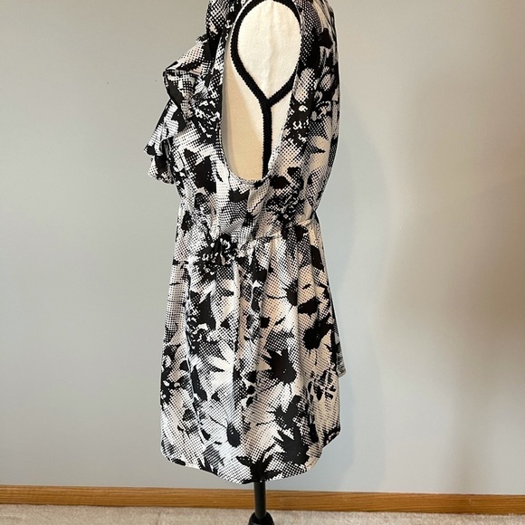 Motherhood Maternity sleeveless top size large - Picture 2 of 11